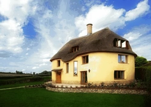 Creative Commons: Benjahdrum https://en.wikipedia.org/wiki/File:The_Cob_House_-_Cadhay.jpg (adapted)