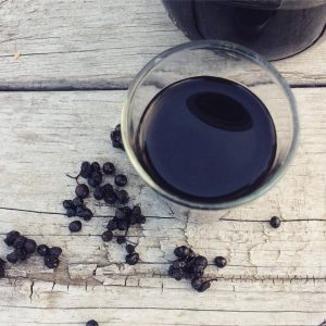 Make your own elderberry schnapps from dried elderberries
